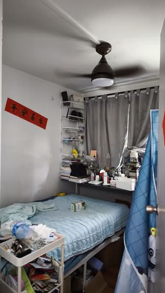 73 Lorong 4 Toa Payoh HDB Flat For Sale at S$ 429,888 | PropertyGuru Singapore - Utility room