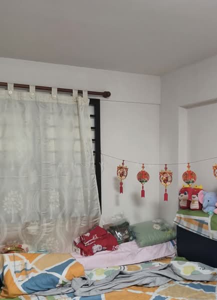 73 Lorong 4 Toa Payoh HDB Flat For Sale at S$ 429,888 | PropertyGuru Singapore - Common bedroom 