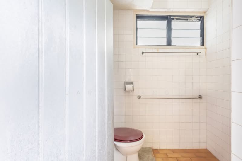 55 Chai Chee Drive HDB Flat For Sale at S$ 468,888 | PropertyGuru Singapore - Bathroom