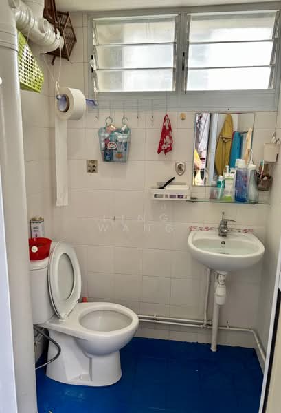 412 Commonwealth Avenue West HDB Flat For Sale at S$ 630,000 | PropertyGuru Singapore - Bathroom