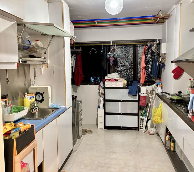 412 Commonwealth Avenue West HDB Flat For Sale at S$ 630,000 | PropertyGuru Singapore - Kitchen