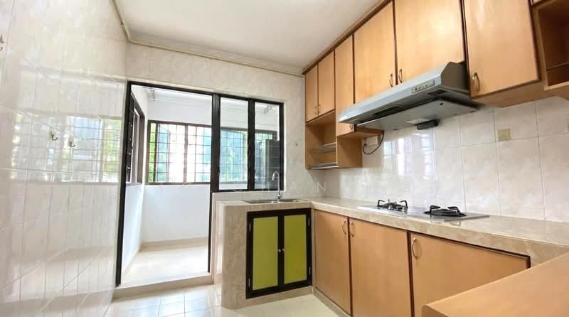 132 Rivervale Street HDB Flat For Sale at S$ 588,000 | PropertyGuru Singapore - Kitchen