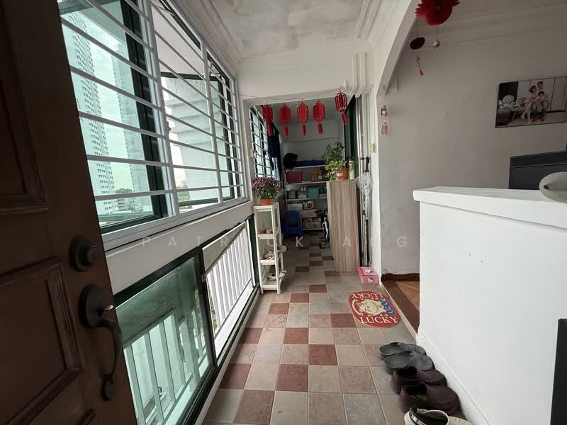 124 Lorong 1 Toa Payoh, 124 Lorong 1 Toa Payoh, 2 Bedrooms, 850 sqft, HDB Flat For Sale, by Patrick Ang, 500073499 - Balcony - PropertyGuru.com.sg