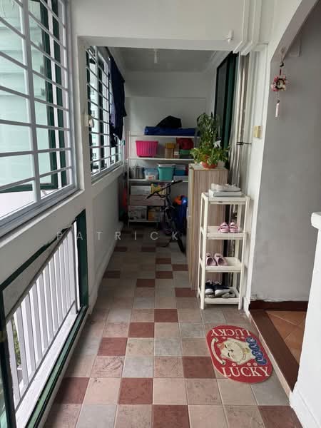 124 Lorong 1 Toa Payoh, 124 Lorong 1 Toa Payoh, 2 Bedrooms, 850 sqft, HDB Flat For Sale, by Patrick Ang, 500073499 - Balcony - PropertyGuru.com.sg