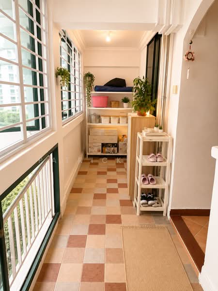 124 Lorong 1 Toa Payoh, 124 Lorong 1 Toa Payoh, 2 Bedrooms, 850 sqft, HDB Flat For Sale, by Patrick Ang, 500073499 - Balcony - PropertyGuru.com.sg
