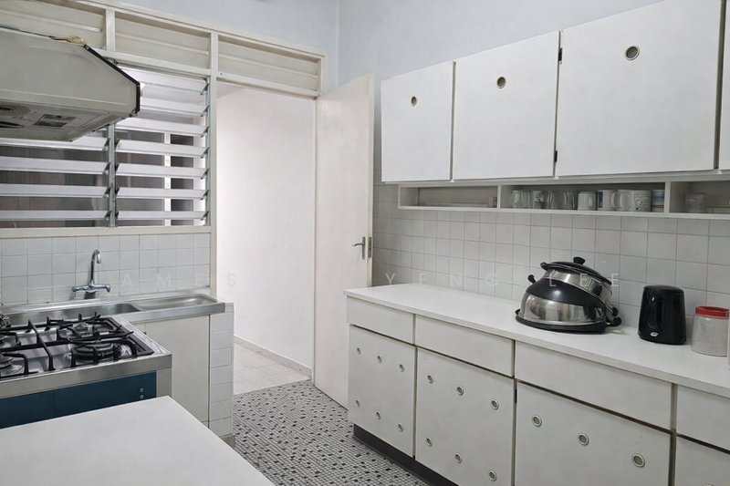 ✨Cosy Semi-Detached for Sale!✨ 半独立,洋 房 打折出 售. Private & Quality Home. Semi-Detached House For Sale at S$ 8,980,000 | PropertyGuru Singapore - Kitchen