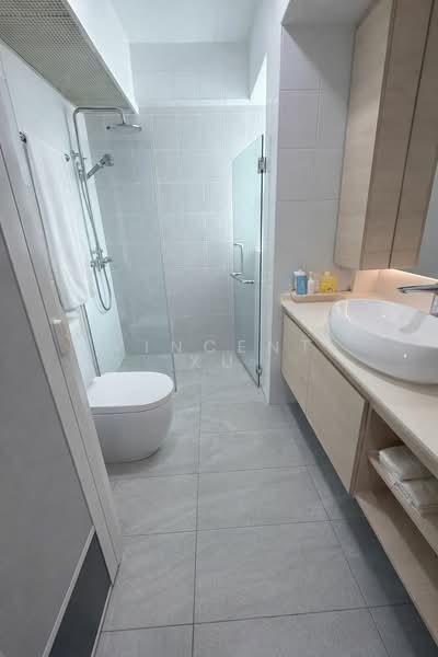 275C Compassvale Link HDB Flat For Sale at S$ 880,000 | PropertyGuru Singapore - Bathroom