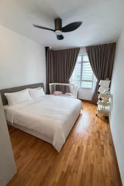 275C Compassvale Link HDB Flat For Sale at S$ 880,000 | PropertyGuru Singapore - Bedroom