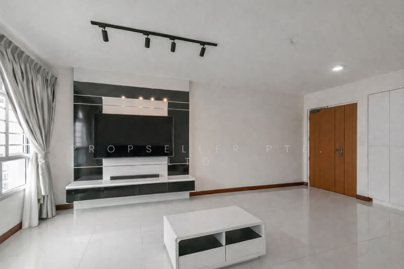 292B Bukit Batok East Avenue 6 HDB Flat For Sale at S$ 920,000 | PropertyGuru Singapore - Living Room