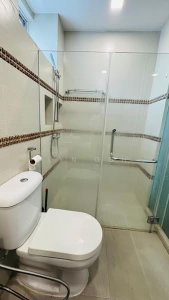 Lorong Sari, Lorong Sari, Room Rental, 230 sqft, Semi-Detached House For Rent, by Elyn Goh, 500073520 - Bathroom - PropertyGuru.com.sg