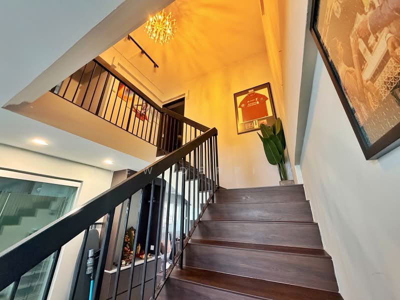 643 Yishun Street 61 HDB Flat For Sale at S$ 978,000 | PropertyGuru Singapore - Interior