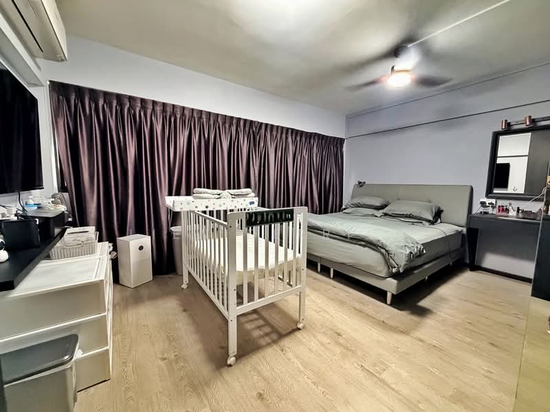 643 Yishun Street 61 HDB Flat For Sale at S$ 978,000 | PropertyGuru Singapore - Bedroom