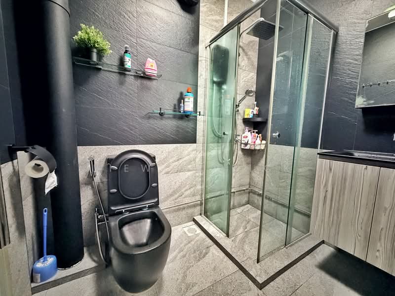 643 Yishun Street 61 HDB Flat For Sale at S$ 978,000 | PropertyGuru Singapore - Bathroom