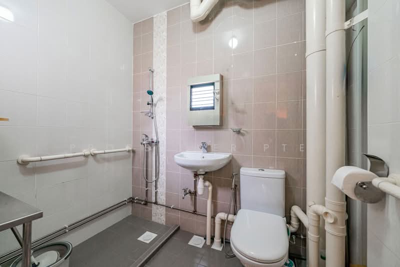 110 Mcnair Road HDB Flat For Sale at S$ 1,135,000 | PropertyGuru Singapore - Bathroom