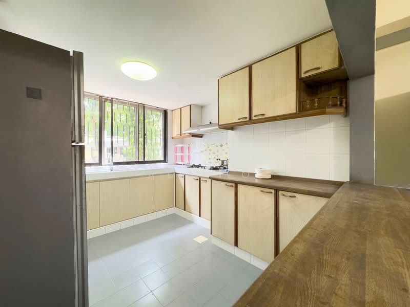 Pandan Valley Condominium For Sale at S$ 2,500,000 | PropertyGuru Singapore - Kitchen