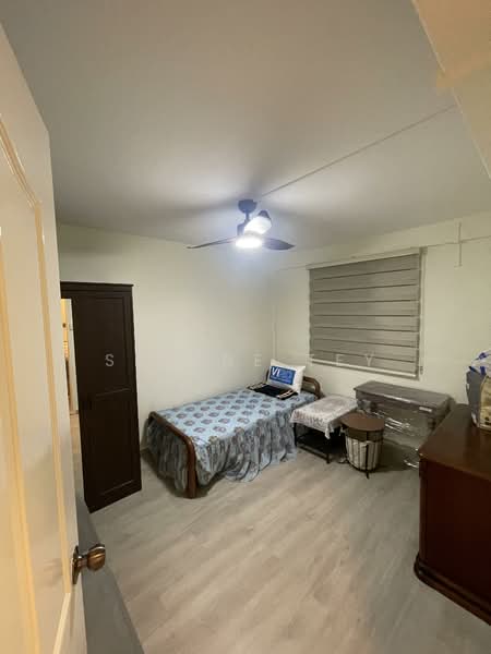 86 Redhill Close HDB Flat For Sale at S$ 450,000 | PropertyGuru Singapore - Bedroom