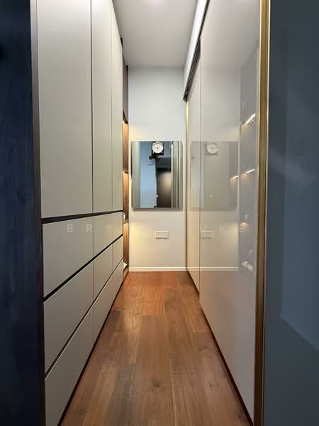 Parc Esta, 900 Sims Avenue, 4 Bedrooms, 1,227 sqft, Condominium For Rent, by Bryan Luke Ng, 500073564 - Master bedroom Walk-in wardrobe - PropertyGuru.com.sg