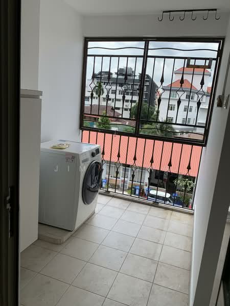 Casa Aroma, 21 Chiku Road, 3 Bedrooms, 1,346 sqft, Apartment For Rent, by Jim Leong, 500073567 - Yard - PropertyGuru.com.sg