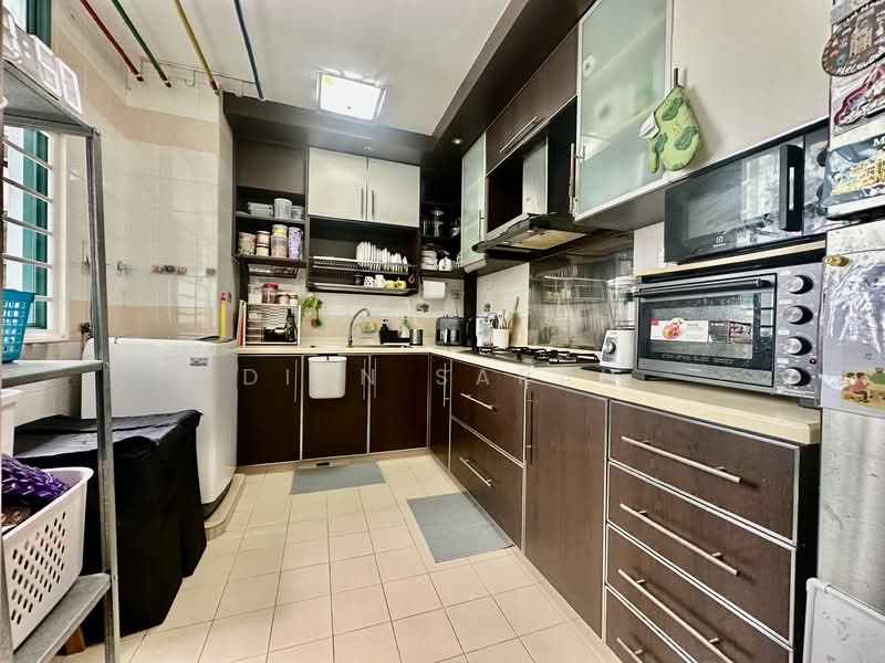 689D Woodlands Drive 75 HDB Flat For Sale at S$ 535,000 | PropertyGuru Singapore - Kitchen