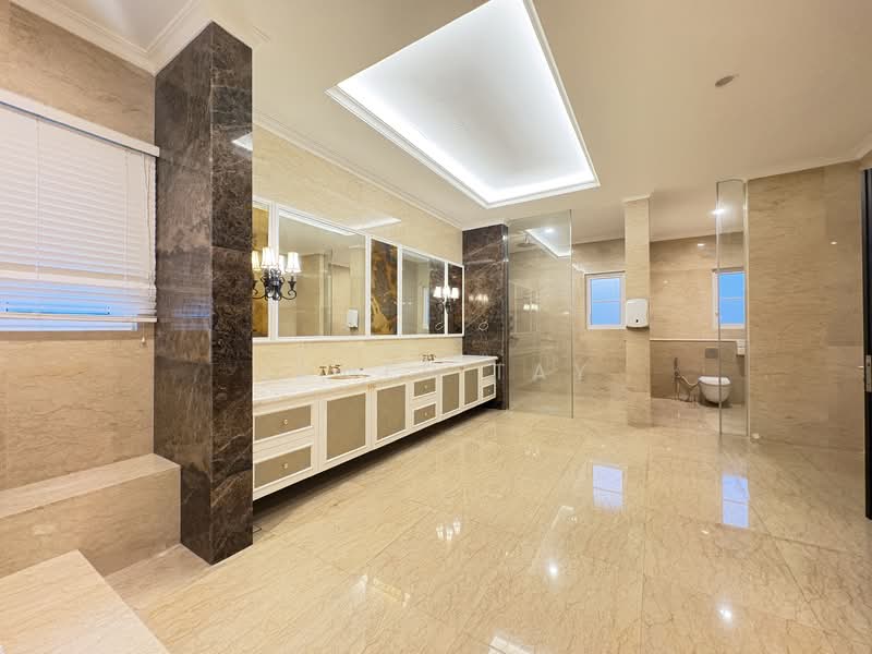 Tanglin Hill Private & Serene Gem, Tanglin Park / Ridley Park / Chatsworth / Bishopsgate, 7 Bedrooms, 14,500 sqft, Good Class Bungalow For Rent, by James Tay, 500073606 - Bathroom - PropertyGuru.com.sg