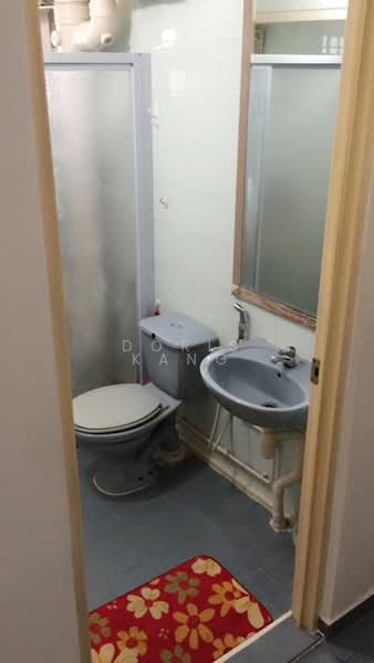 329 Sembawang Close, 329 Sembawang Close, Room Rental, 120 sqft, HDB Flat For Rent, by Doris Kang, 500073610 - Bathroom - PropertyGuru.com.sg