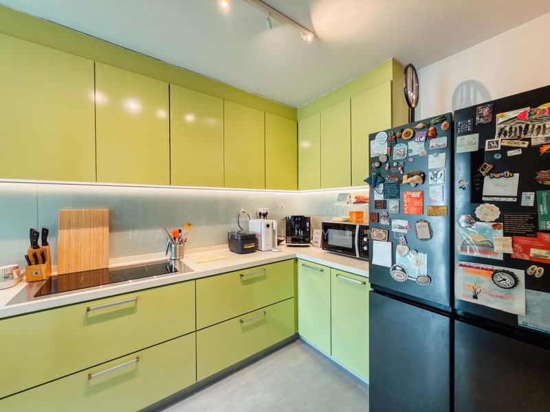 Duchess Crest Condominium For Sale at S$ 1,990,000 | PropertyGuru Singapore - Kitchen