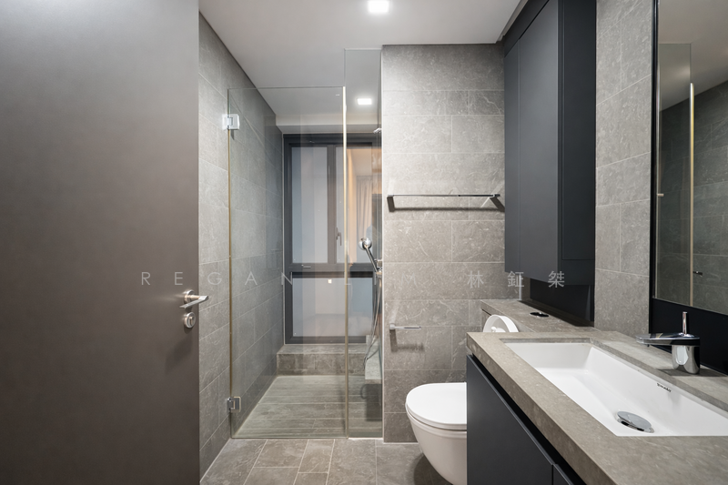 Skysuites @ Anson Condominium For Sale at S$ 1,550,000 | PropertyGuru Singapore - Bathroom