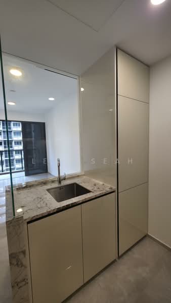 Tembusu Grand, 94 Jalan Tembusu, 2 Bedrooms, 743 sqft, Condominium For Rent, by Lena Seah, 500073635 - Kitchen - PropertyGuru.com.sg