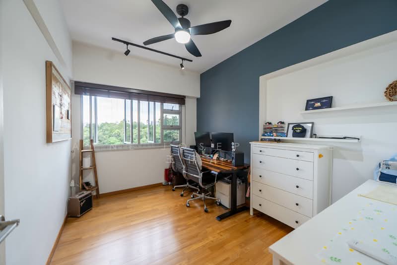 Study/Common Bedroom