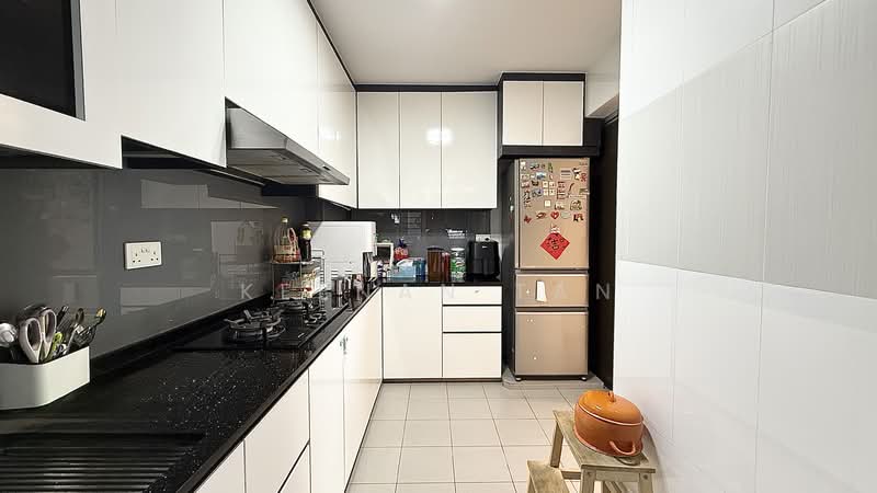 217B Compassvale Drive HDB Flat For Sale at S$ 778,000 | PropertyGuru Singapore - Kitchen