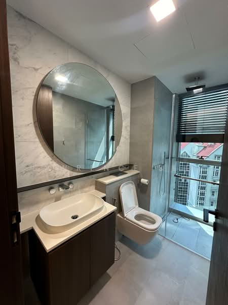 The Iveria Condominium For Sale at S$ 2,400,000 | PropertyGuru Singapore - Bathroom