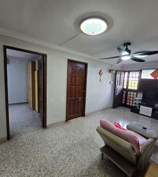 213 Boon Lay Place HDB Flat For Sale at S$ 385,000 | PropertyGuru Singapore - Living Room