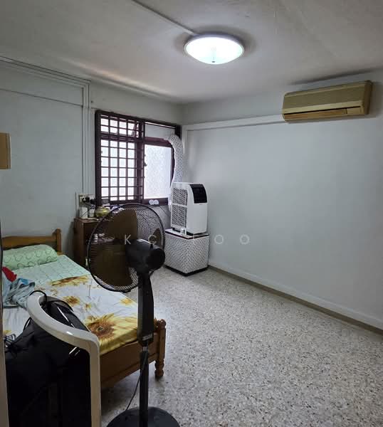 213 Boon Lay Place HDB Flat For Sale at S$ 385,000 | PropertyGuru Singapore - Bedroom