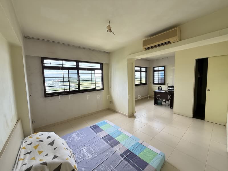692B Choa Chu Kang Crescent HDB Flat For Sale at S$ 525,000 | PropertyGuru Singapore - Living Room
