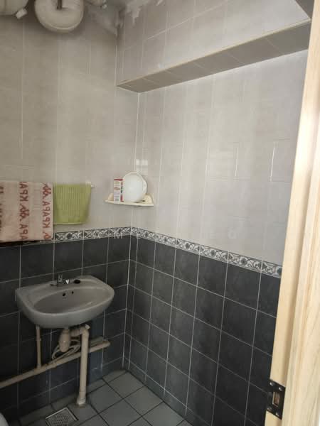 268C Boon Lay Drive HDB Flat For Sale at S$ 685,000 | PropertyGuru Singapore - Bathroom