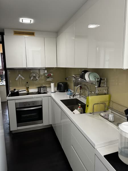 Spottiswoode Residences Condominium For Sale at S$ 4,000,000 | PropertyGuru Singapore - Kitchen