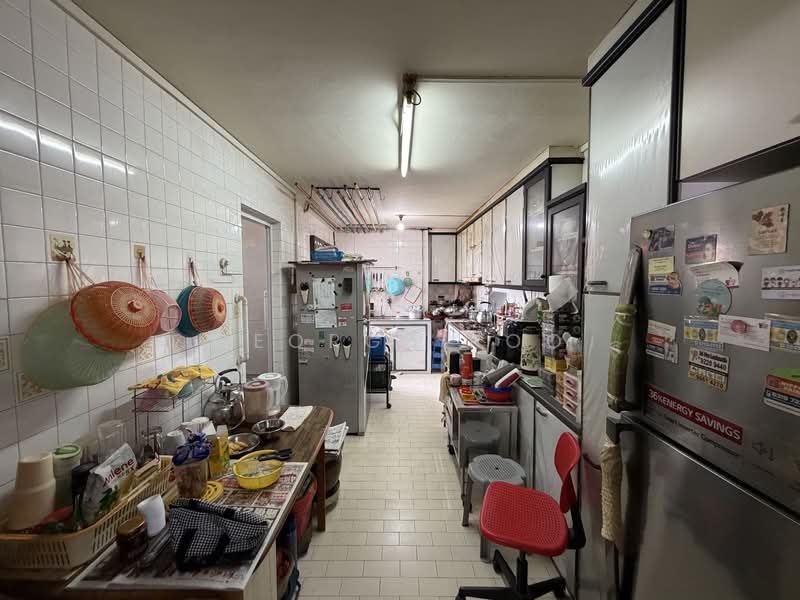 163 Bishan Street 13 HDB Flat For Sale at S$ 960,000 | PropertyGuru Singapore - Kitchen