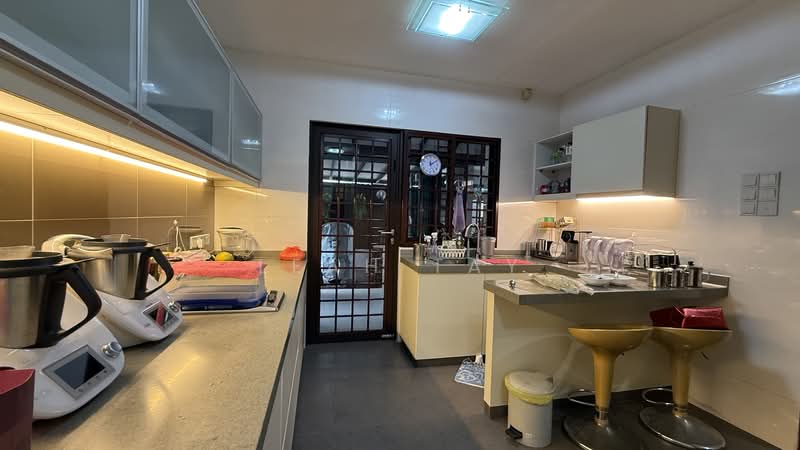 Northshore Bungalows, Ponggol Seventeenth Avenue, 7 Bedrooms, 11,173 sqft, Detached House For Rent, by Leah Tay, 500073738 - Kitchen - PropertyGuru.com.sg