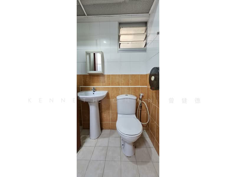 61B Strathmore Avenue, 61B Strathmore Avenue, 3 Bedrooms, 1,011 sqft, HDB Flat For Rent, by Kenneth Chan 曾健德, 500073751 - Bathroom - PropertyGuru.com.sg