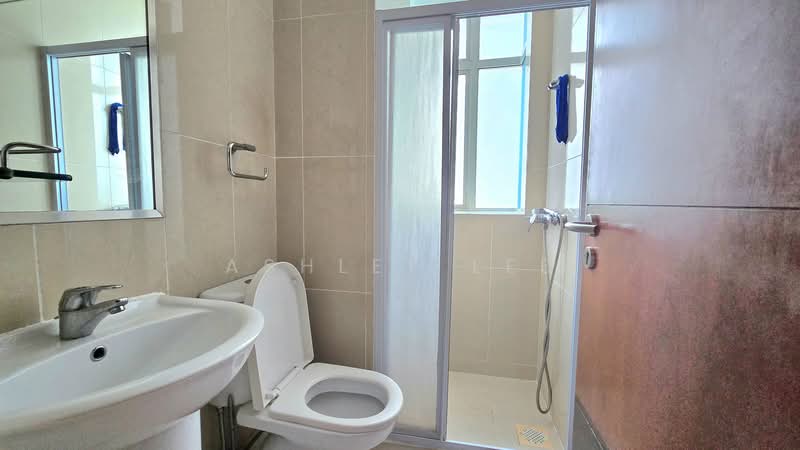 Sommerville Loft Condominium For Sale at S$ 2,000,000 | PropertyGuru Singapore - Bathroom