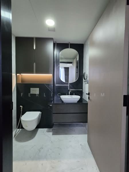 One Bernam, 1 Bernam Street, 1 Bedroom, 441 sqft, Condominium For Rent, by Ferlicia Lim, 500073778 - Bathroom - PropertyGuru.com.sg