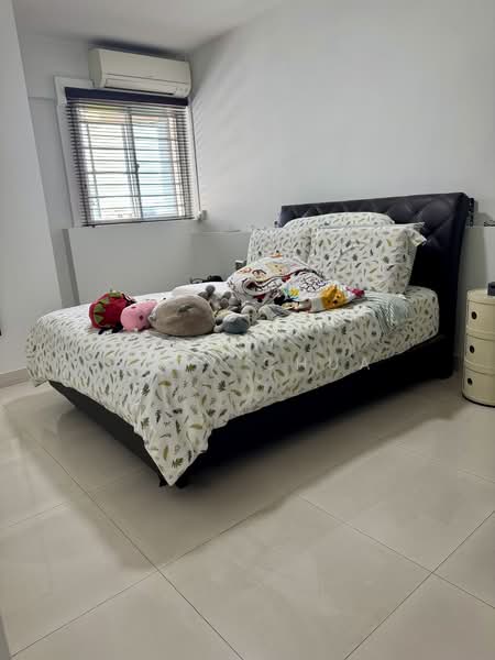 126 Ang Mo Kio Avenue 3 HDB Flat For Sale at S$ 650,000 | PropertyGuru Singapore - Bedroom