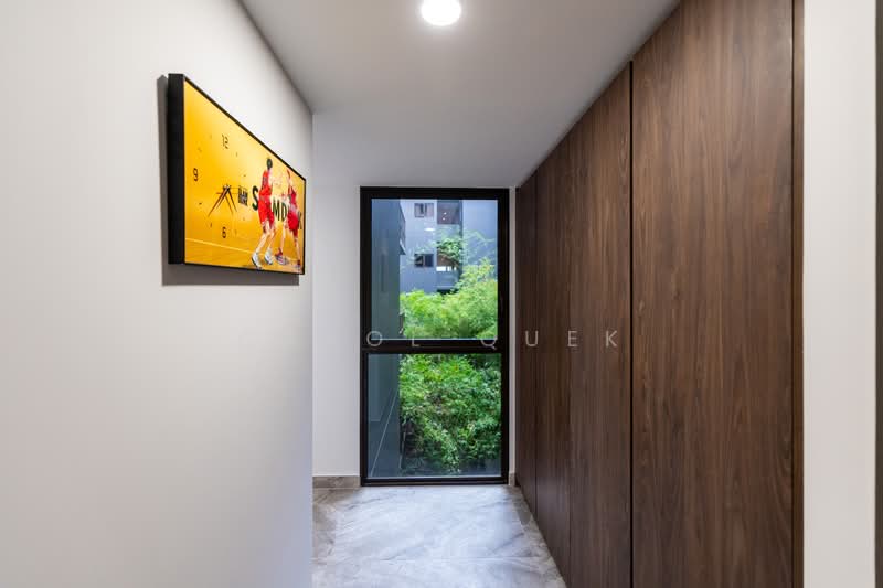 The Commodore Condominium For Sale at S$ 2,100,000 | PropertyGuru Singapore - Entrance