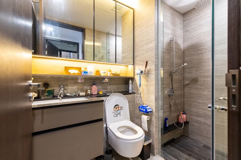 The Commodore Condominium For Sale at S$ 2,100,000 | PropertyGuru Singapore - Bathroom