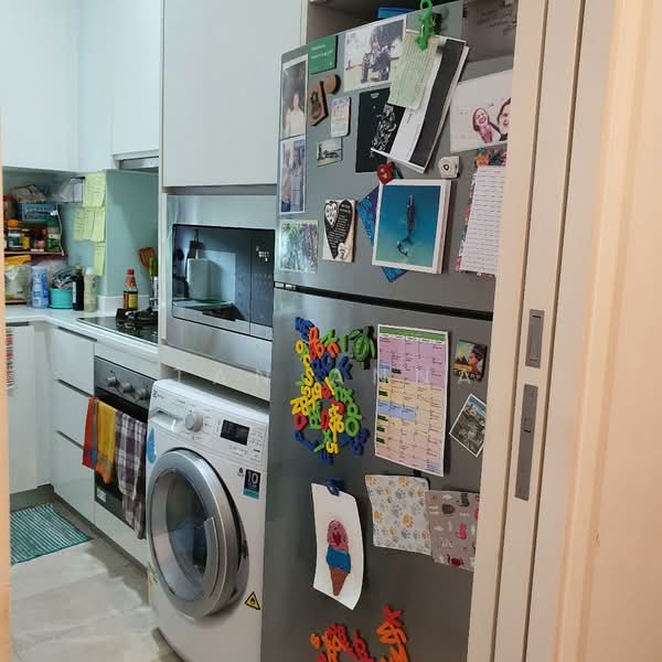 Kingsford Hillview Peak, 105 Hillview Rise, 2 Bedrooms, 785 sqft, Condominium For Rent, by Tan Anna, 500073792 - Kitchen - PropertyGuru.com.sg