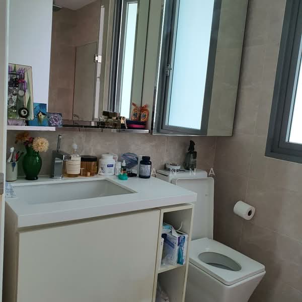 Kingsford Hillview Peak, 105 Hillview Rise, 2 Bedrooms, 785 sqft, Condominium For Rent, by Tan Anna, 500073792 - Bathroom - PropertyGuru.com.sg