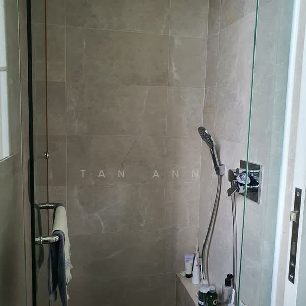 Kingsford Hillview Peak, 105 Hillview Rise, 2 Bedrooms, 785 sqft, Condominium For Rent, by Tan Anna, 500073792 - Bathroom - PropertyGuru.com.sg