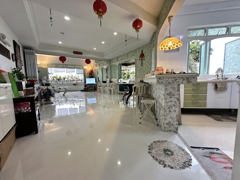 Summerdale Condominium For Sale at S$ 2,200,000 | PropertyGuru Singapore - Living Room