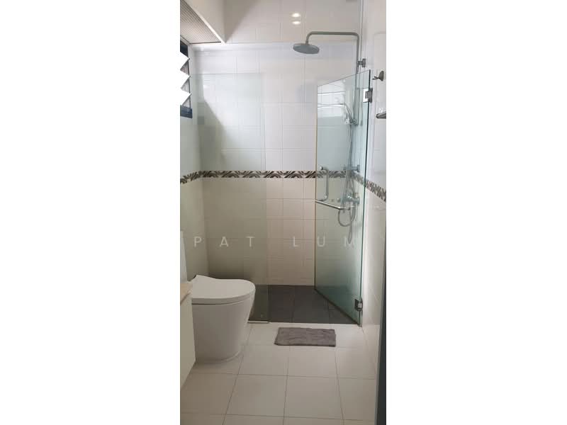 26C Jalan Membina HDB Flat For Sale at S$ 1,280,000 | PropertyGuru Singapore - Bathroom