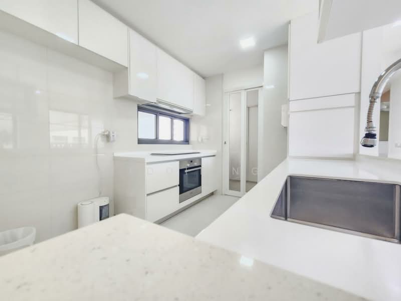 Sky Habitat Condominium For Sale at S$ 2,930,000 | PropertyGuru Singapore - Kitchen
